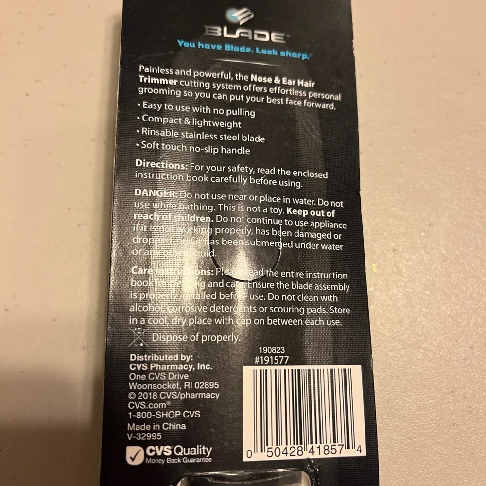 Men’s Nose and ear hair trimmer. By blade for men